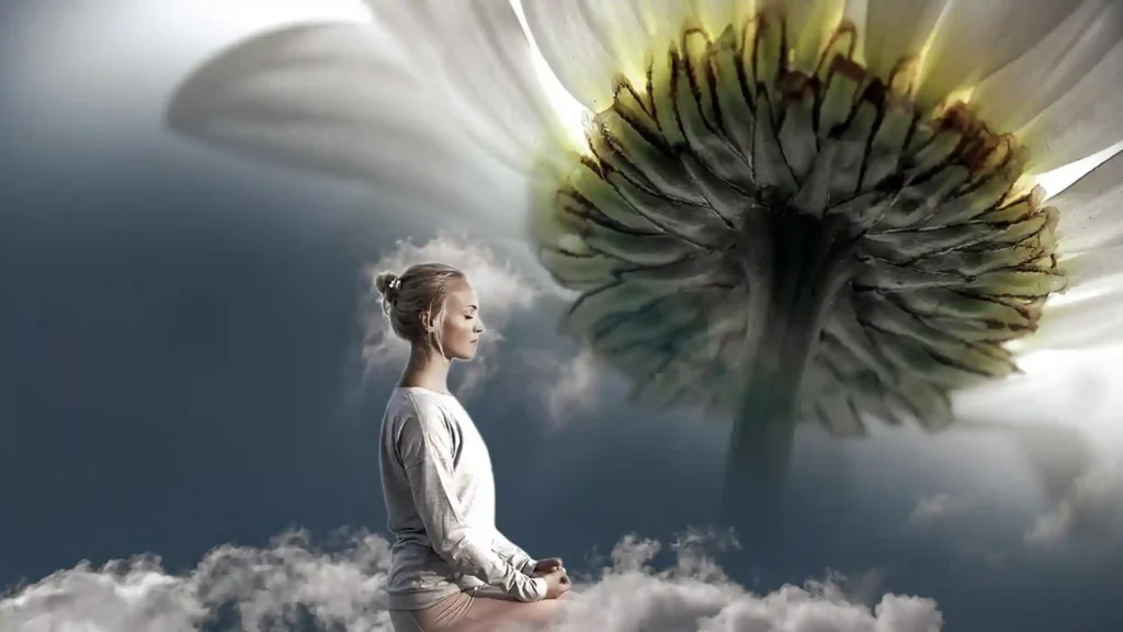 5 effektive Meditationstechniken gegen Reizüberflutung, Frau sitzend meditierend